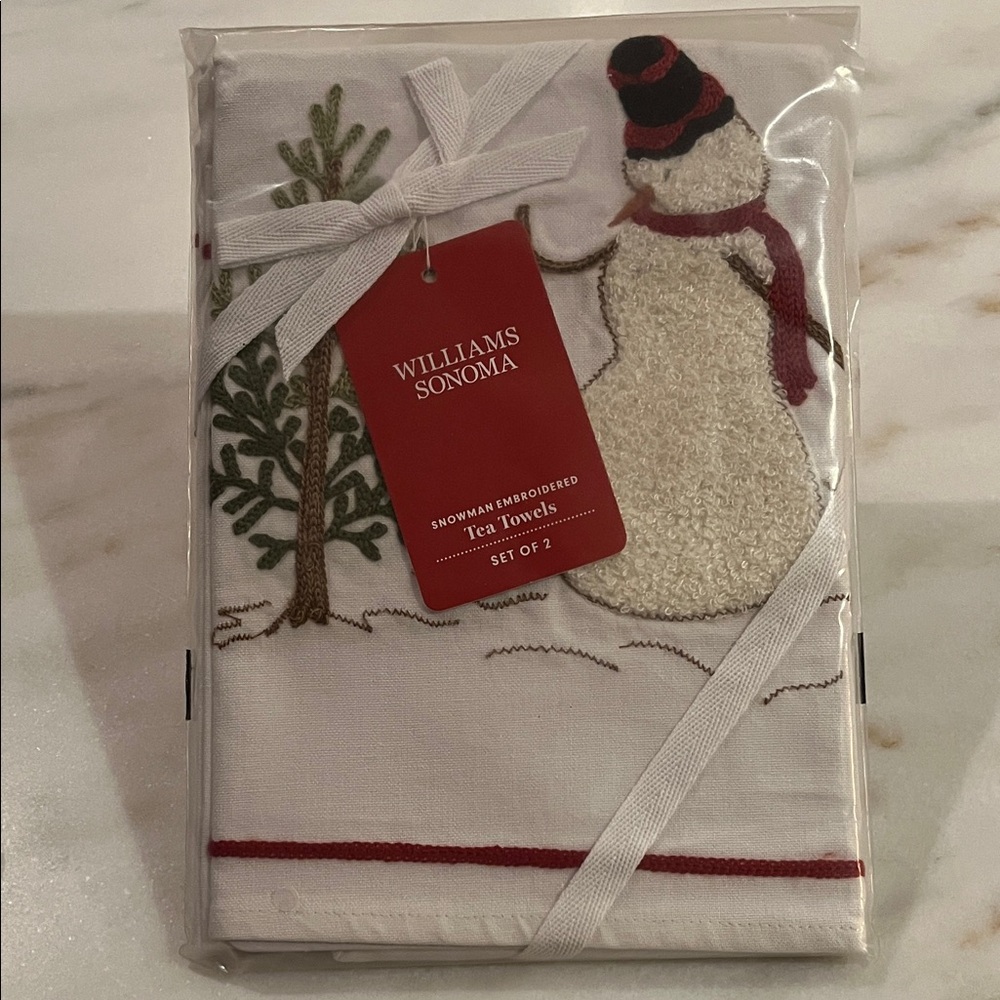 NWT Williams Sonoma Festive Snowman Tea Towels - Picture 2 of 4